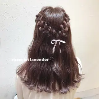 セミロング 天神最安値エクステ カラーレイヤーカットのヘアスタイル