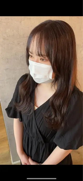 セミロング カラー 神谷 凪のヘアスタイル