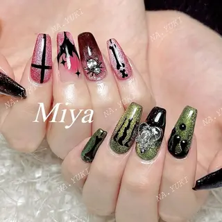 ネイル 🦋 Queenieのネイルデザイン