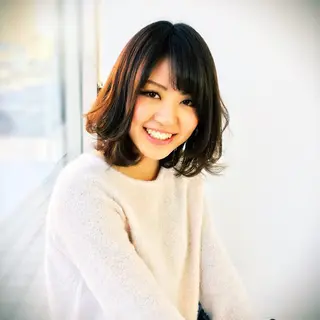 ミディアム カラー パーマ ハイトーン/ブリーチ 山崎 悠次のヘアスタイル