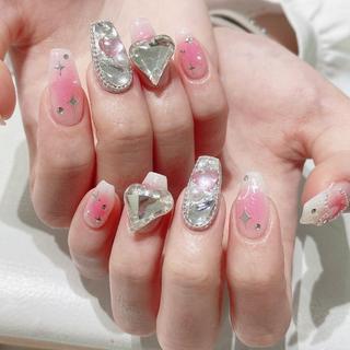 ネイル Queens テイのネイルデザイン