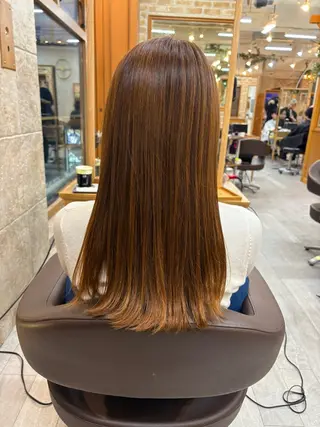 カラー 佐藤 遥菜のヘアスタイル