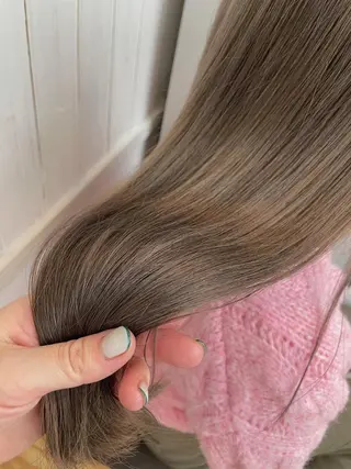 ロング カラー パーマ ヘアアレンジ newi saLyu ネウィ サリューのヘアスタイル