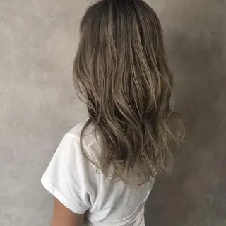 カラー looker ルーカーのヘアスタイル