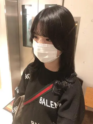 セミロング レイヤーカット 小山 悠のヘアスタイル