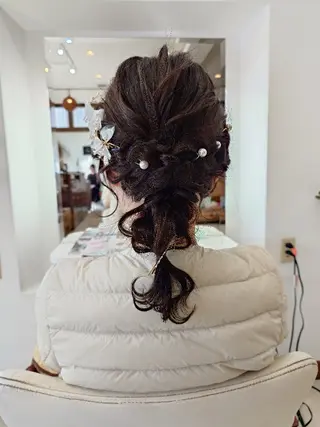 セミロング ヘアアレンジ キンジョウ エナミのヘアスタイル