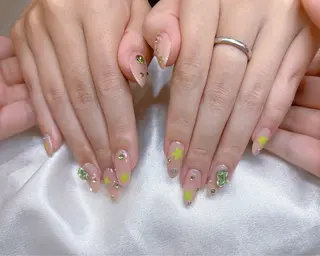 劉 コンのネイルデザイン
