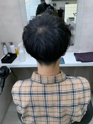 ショート カラー パーマ メンズ メンズパーマ特化 TAIGAのヘアスタイル