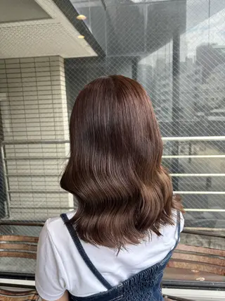 セミロング カラー 浦川 麗美のヘアスタイル