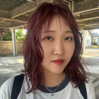 ミディアム illatos サヤナのヘアスタイル