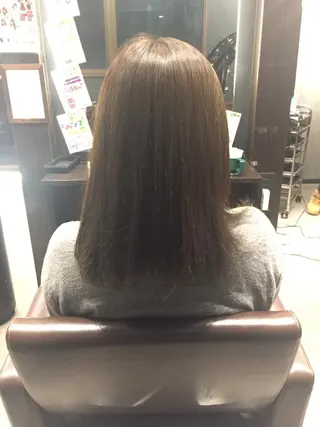 セミロング 金澤 愛のヘアスタイル