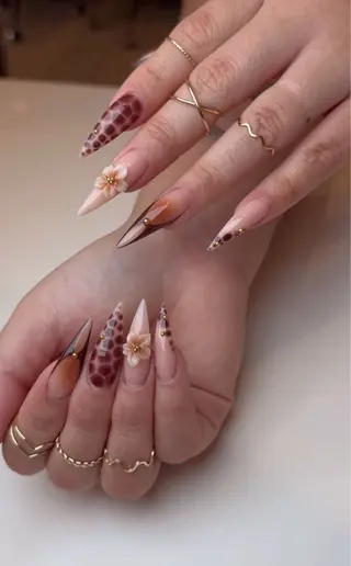ネイル Dyo Nail_Royalのネイルデザイン