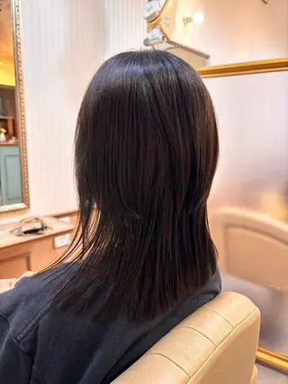 セミロング 山田 愛のヘアスタイル