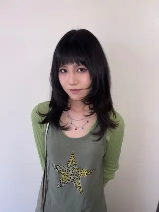 ミディアム ハイトーン/ レイヤーmiyu🪽のヘアスタイル