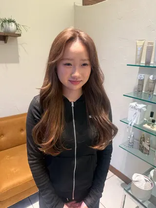 セミロング 中村未夢🤍ブリーチ なしダブルカラー🤍のヘアスタイル