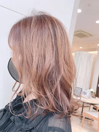ミディアム 野々村 麻由のヘアスタイル