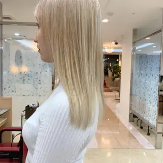 カラー ✨艶ブリーチカラー ✨四ノ宮裕己のヘアスタイル