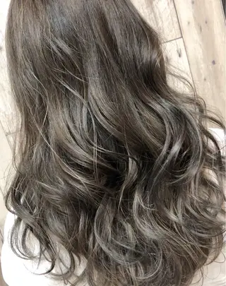 セミロング カラー ヘアアレンジ リップカール 神戸のヘアスタイル