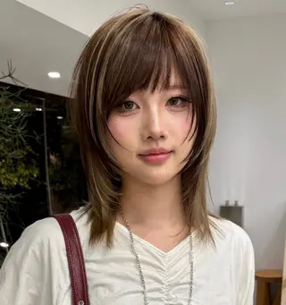 ミディアム 二次元ウルフ🍒 ボルドーカラー愛希子のヘアスタイル