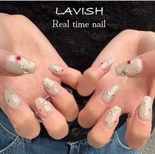 ネイル LAVISH 大和店 emi・:*+のネイルデザイン