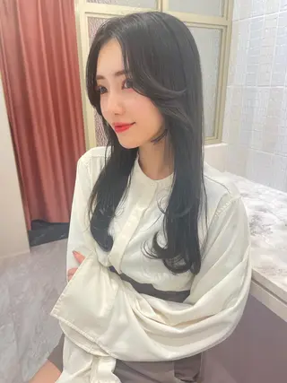 ロング fuwari 美白ショコラカラーのヘアスタイル