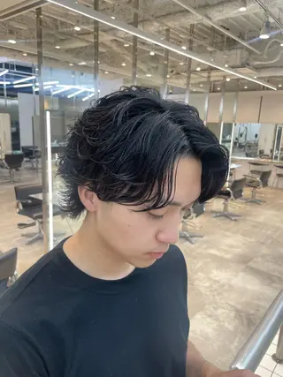 ミディアム パーマ メンズ 神山 哲のヘアスタイル