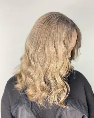 セミロング カラー 🧡可愛い色落ち🧡 ハイトーン特化🧡のヘアスタイル