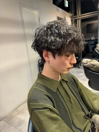 ミディアム パーマ メンズ 似合う髪型見つけます AYAKAのヘアスタイル