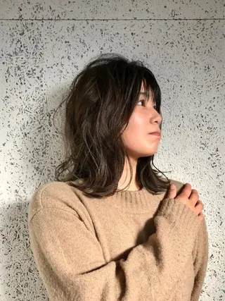 ミディアム カラー KOOKI スティードトーキョーのヘアスタイル