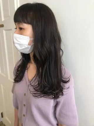 ロング カラー MIOベージュカラー 柔らかいカラーのヘアスタイル