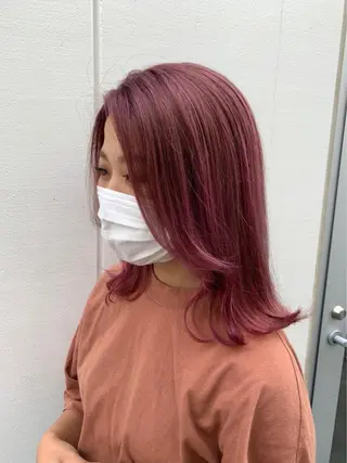 ミディアム 高梨 里穂のヘアスタイル