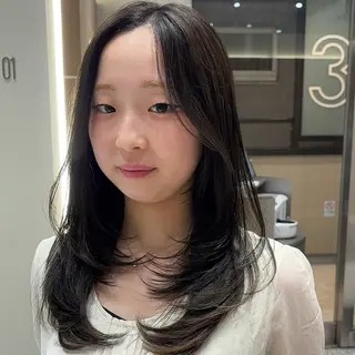セミロング カラー ヘアアレンジ 🫧新宿 透明感 カラー/サスケ🫧のヘアスタイル
