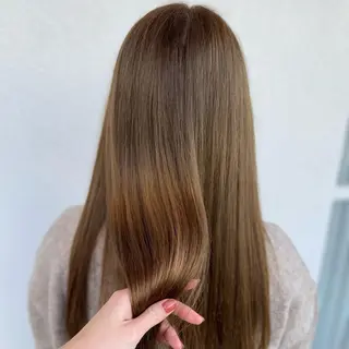 ロング 透明感カラー栄 みゆのヘアスタイル