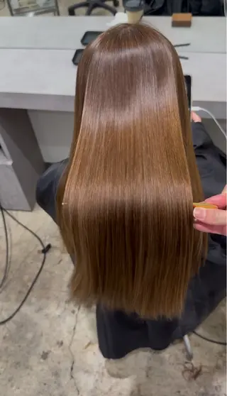 セミロング 髪質改善 左近研人のヘアスタイル