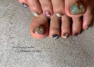 ネイル LAVISH 大和店 🤱子連れ大歓迎のネイルデザイン