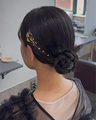 ヘアアレンジ 透明感/オリーブ ハイトーン×レイヤーのヘアスタイル