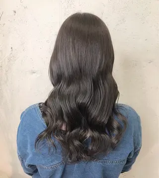 セミロング カラー 透明感カラー🎀/ 寒色カラー/マツエクのヘアスタイル