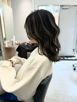 セミロング カラー ショート/茅ヶ崎 タカハシ タクロウのヘアスタイル