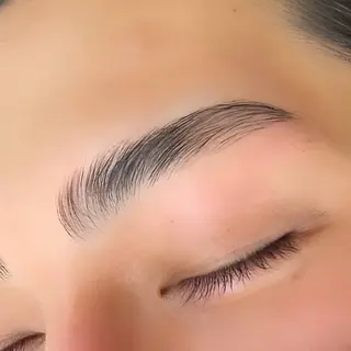 アイブロウ 眉毛専門サロン AIREYEBROWのマツエク・マツパデザイン