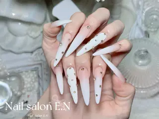 ネイル E.N🦋 長さ出し/持ち込みのネイルデザイン