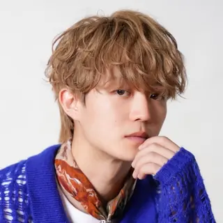 ショート カラー パーマ メンズ 🔥メンズ極🔥韓国 シャドウ/波巻き柿崎のヘアスタイル