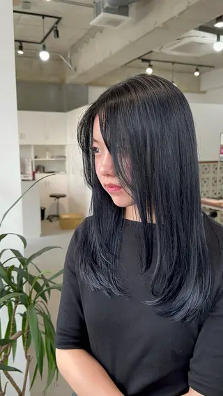 ロング カラー カイリ /レイヤーカットのヘアスタイル