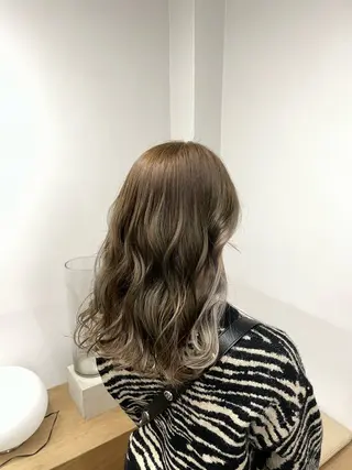 ミディアム カラー 神田 凜音のヘアスタイル