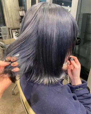 ミディアム ブリーチカラー/ブロ ンドレイヤーカットのヘアスタイル