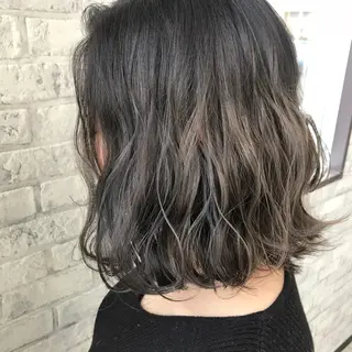 ショート カラー Oopsレイヤー 加藤澄都のヘアスタイル