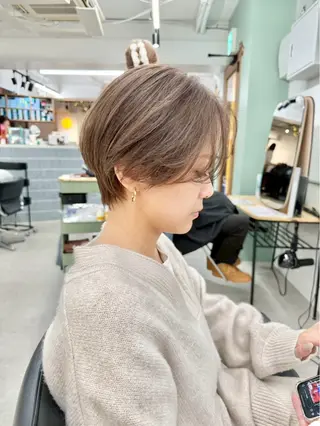 ショート 【ハイトーン特化】 Hugのヘアスタイル