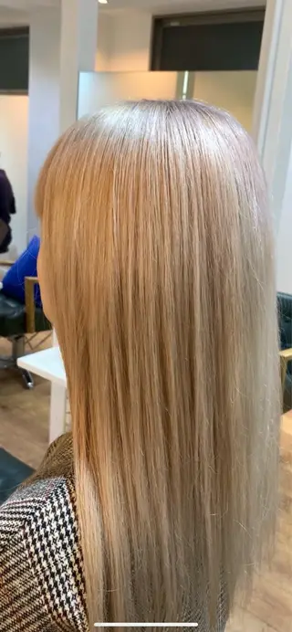 ロング カラー EXCIA三宮 SHUNSEIのヘアスタイル