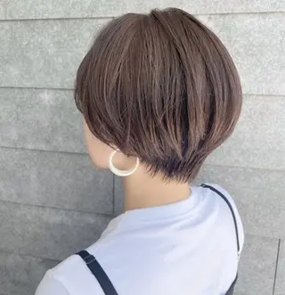ショート カラー 向野 雫のヘアスタイル