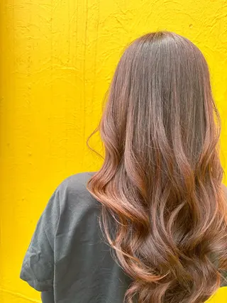 ロング カラー フカサワ シホのヘアスタイル