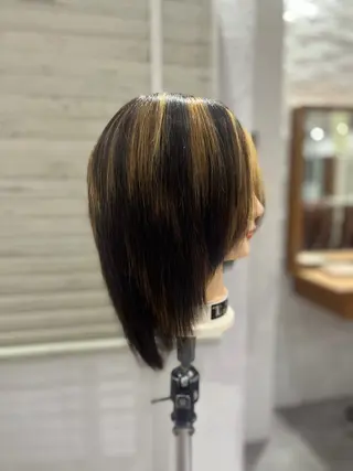 セミロング カラー 松下 倫子のヘアスタイル